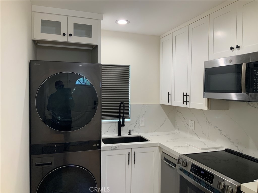 15334 Hart - Photo 10