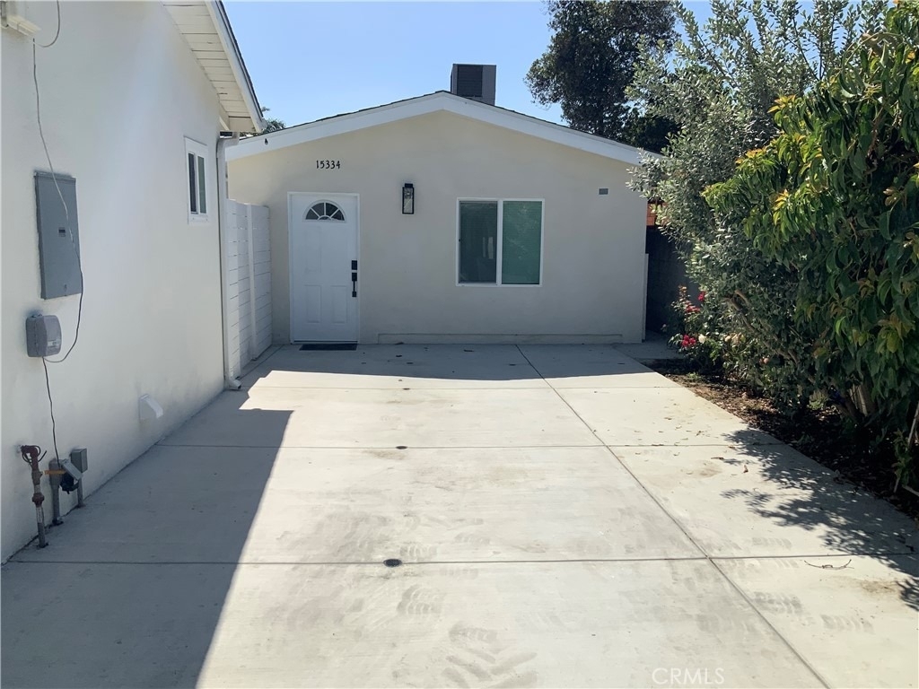 15334 Hart - Photo 1