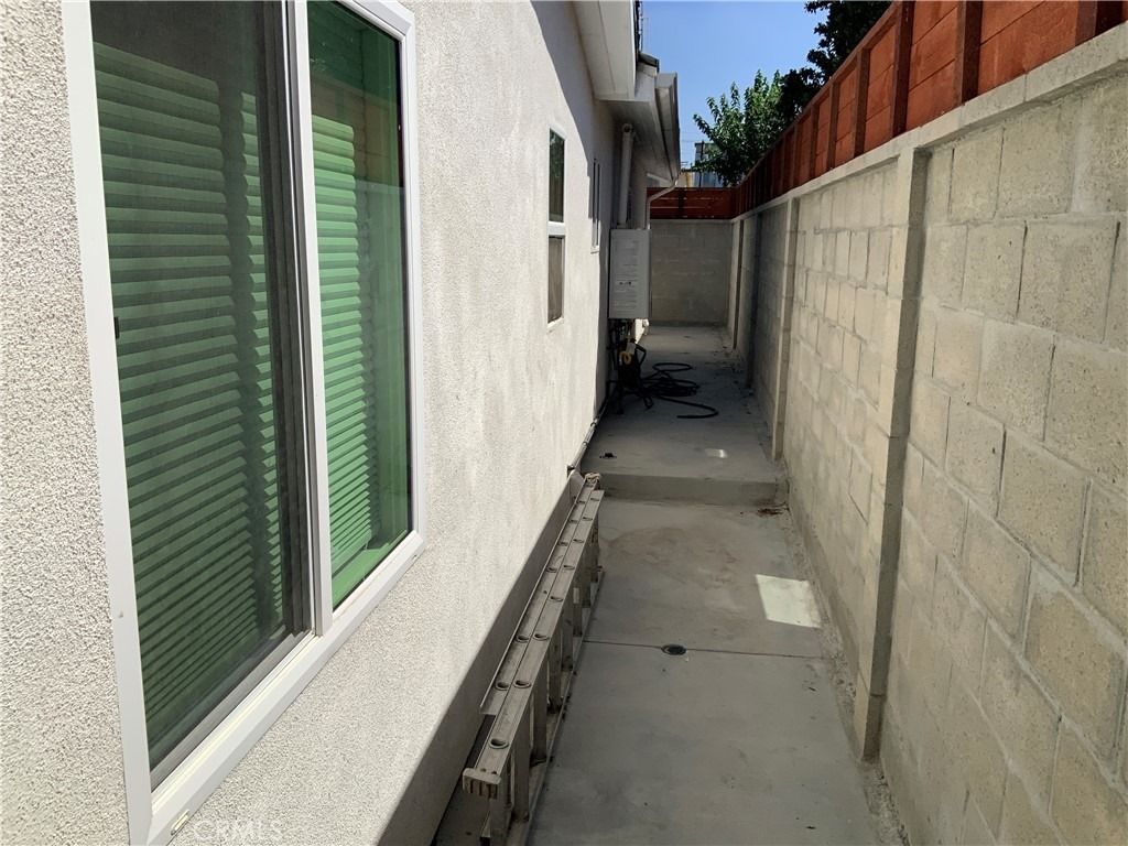 15334 Hart - Photo 25