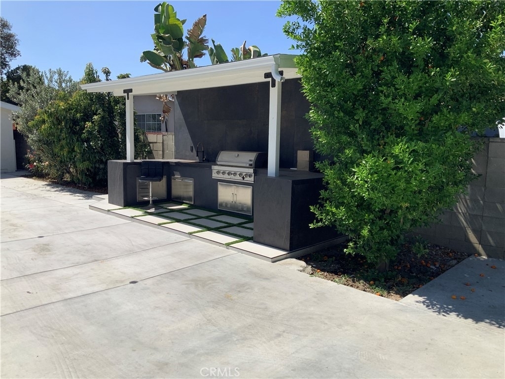 15334 Hart - Photo 2