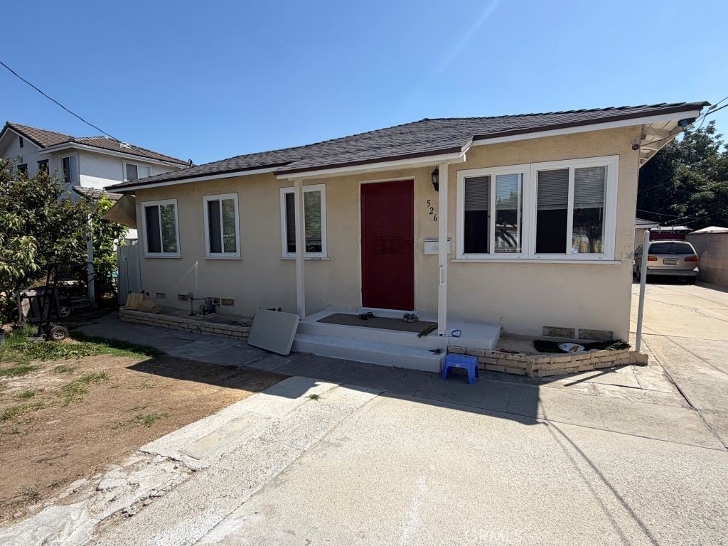 526 Dewey - Photo 0