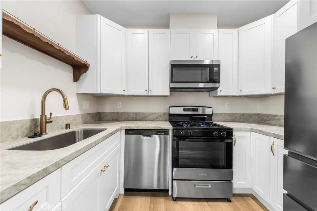 1902 E 2nd - Photo 11