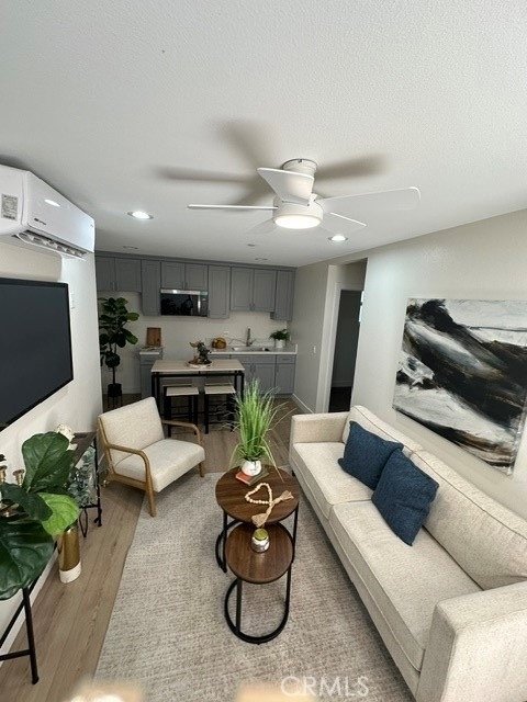 608 S Acacia - Photo 2