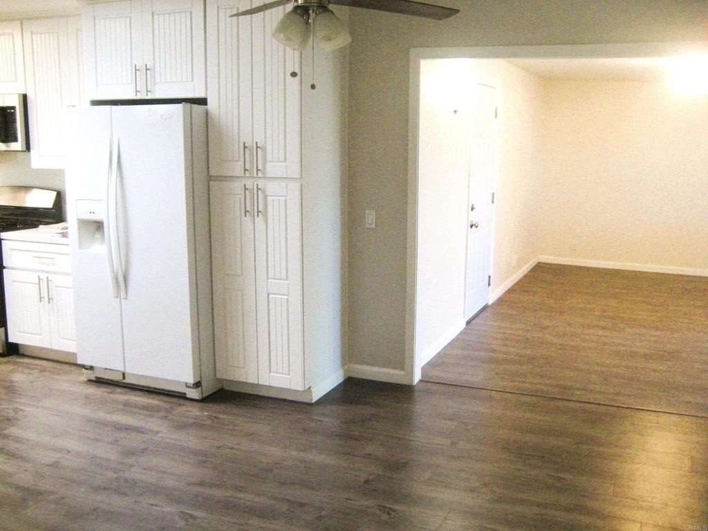 1259 Siggson Ave - Photo 4