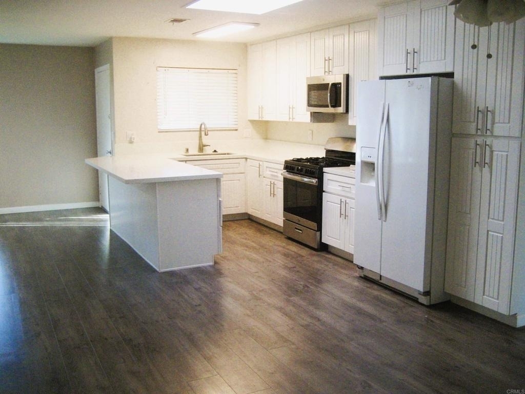 1259 Siggson Ave - Photo 3