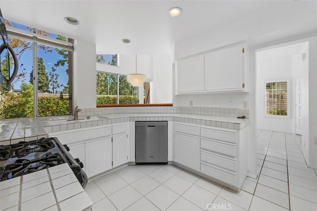 19 Stream Street - Photo 8