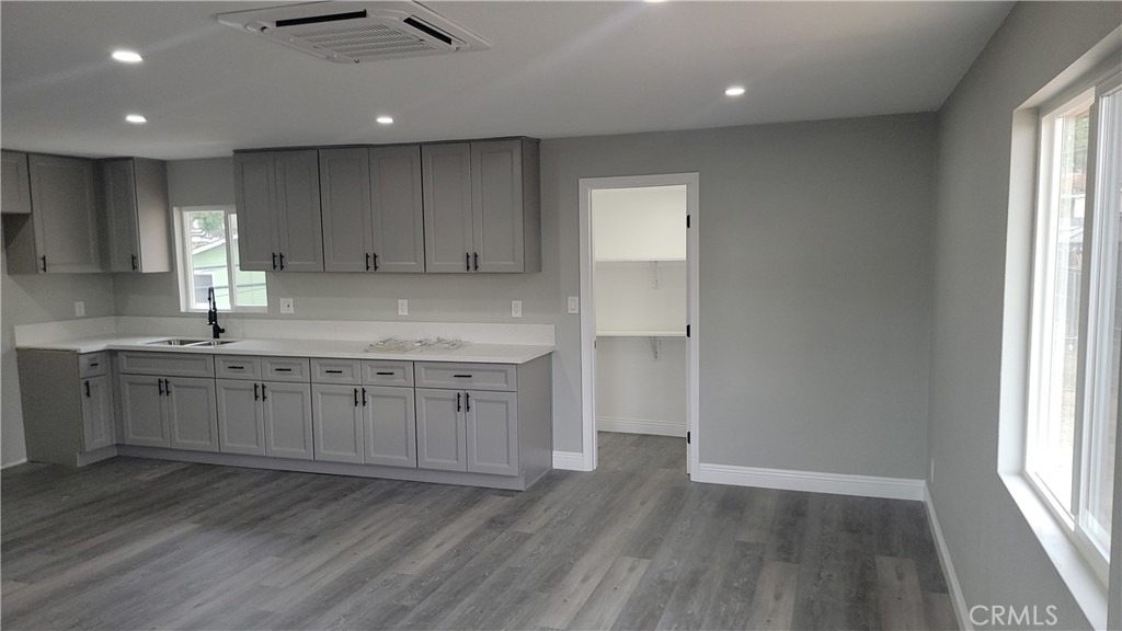 12423 Ridgewood Drive - Photo 8