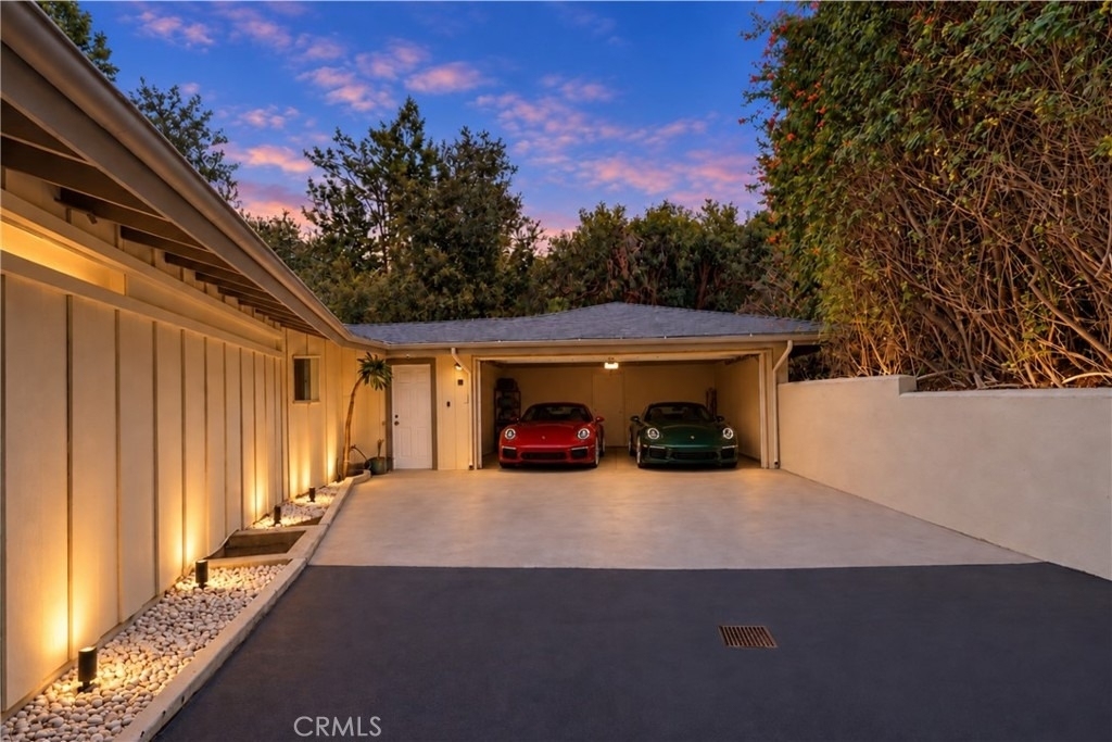 859 Saint Katherine Drive - Photo 23