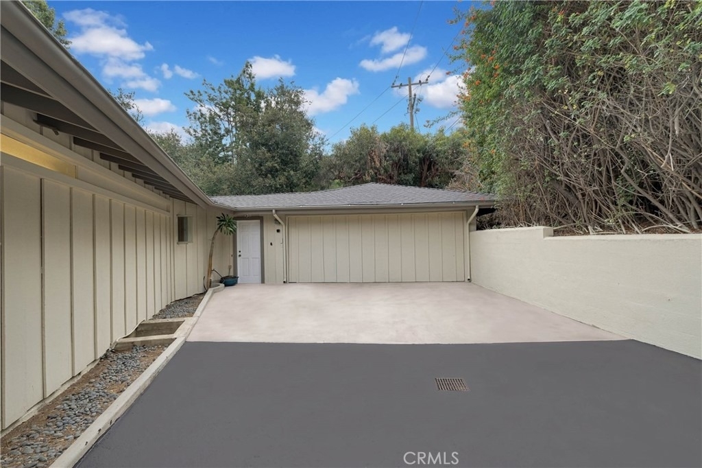 859 Saint Katherine Drive - Photo 30