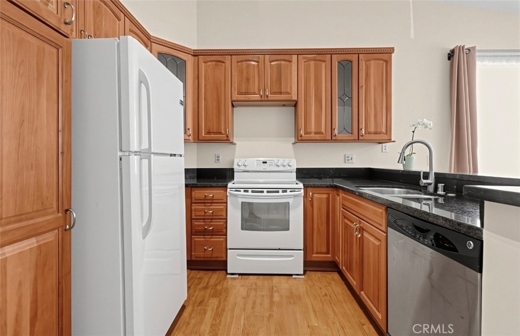 2486 Pleasant Way - Photo 3