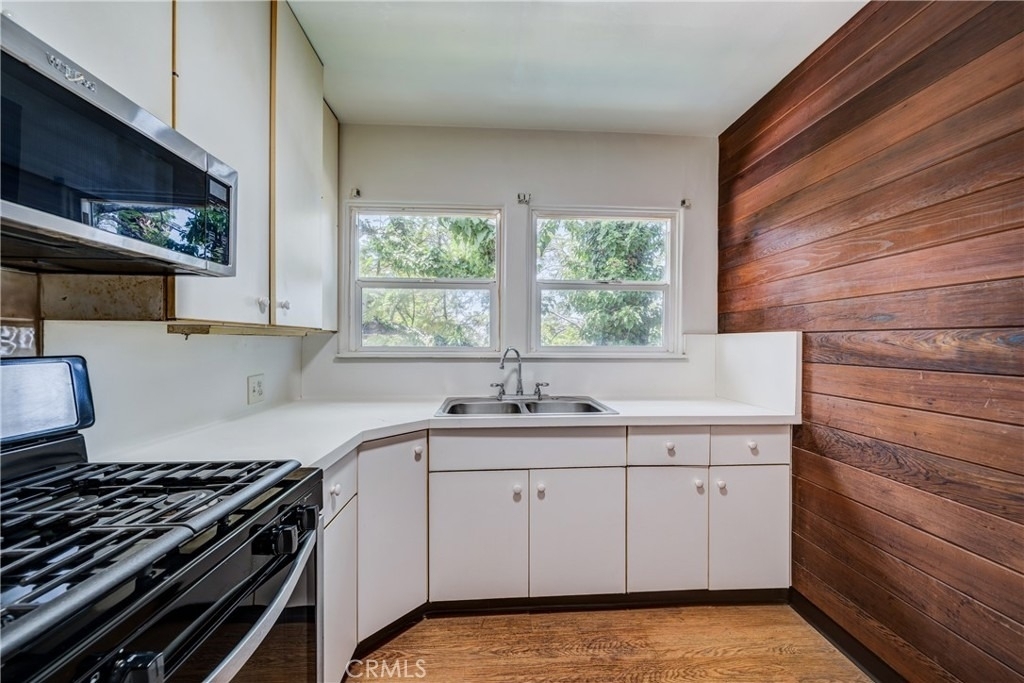 1616 Redcliff - Photo 24