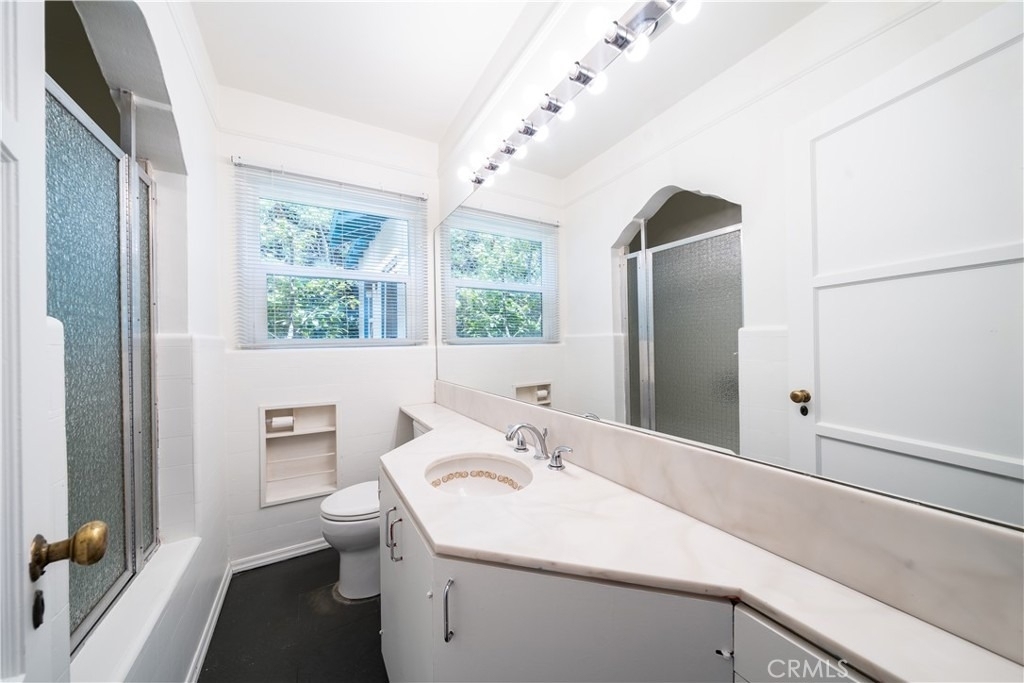 1616 Redcliff - Photo 29