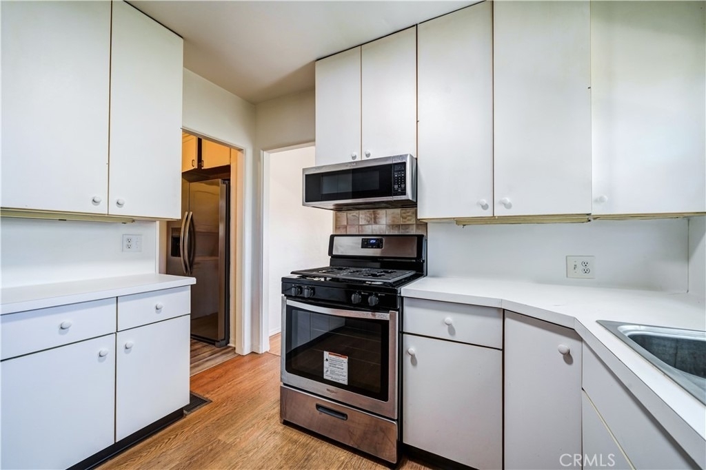 1616 Redcliff - Photo 21