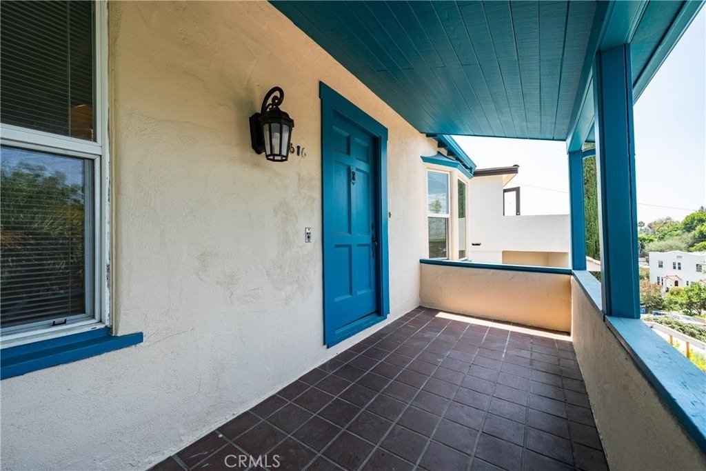 1616 Redcliff - Photo 4