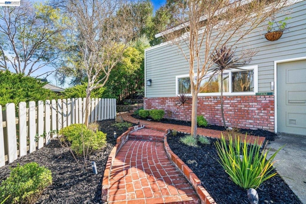 4262 Tamur Ct - Photo 2