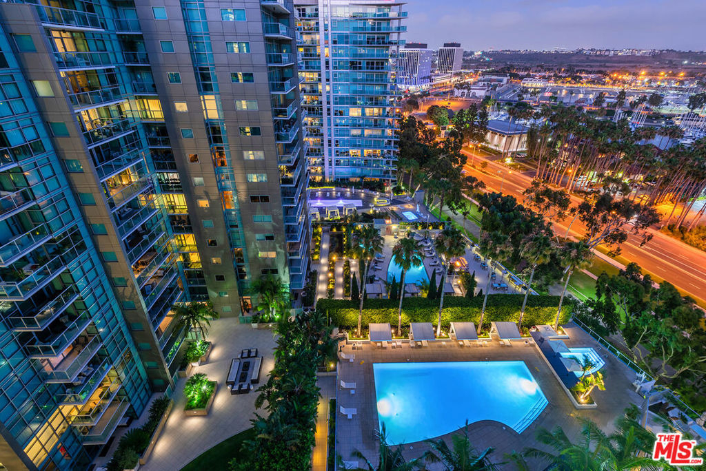 13700 Marina Pointe Drive - Photo 22