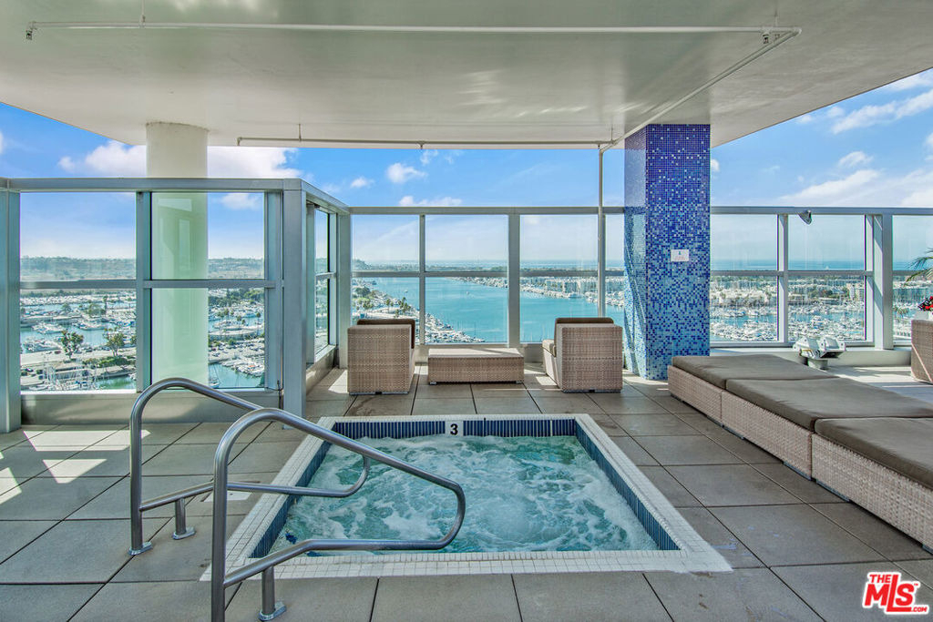 13700 Marina Pointe Drive - Photo 28