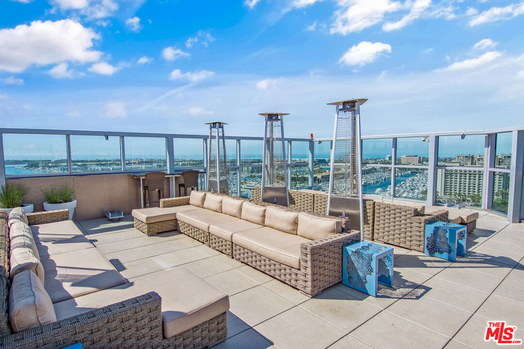 13700 Marina Pointe Drive - Photo 26