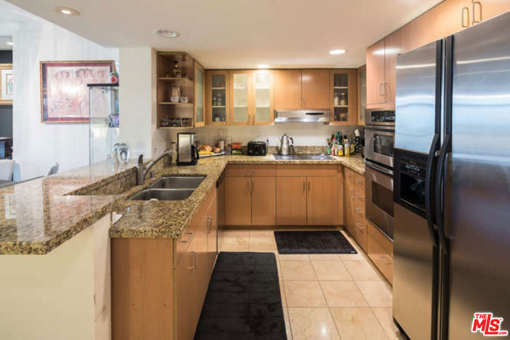 13700 Marina Pointe Drive - Photo 7