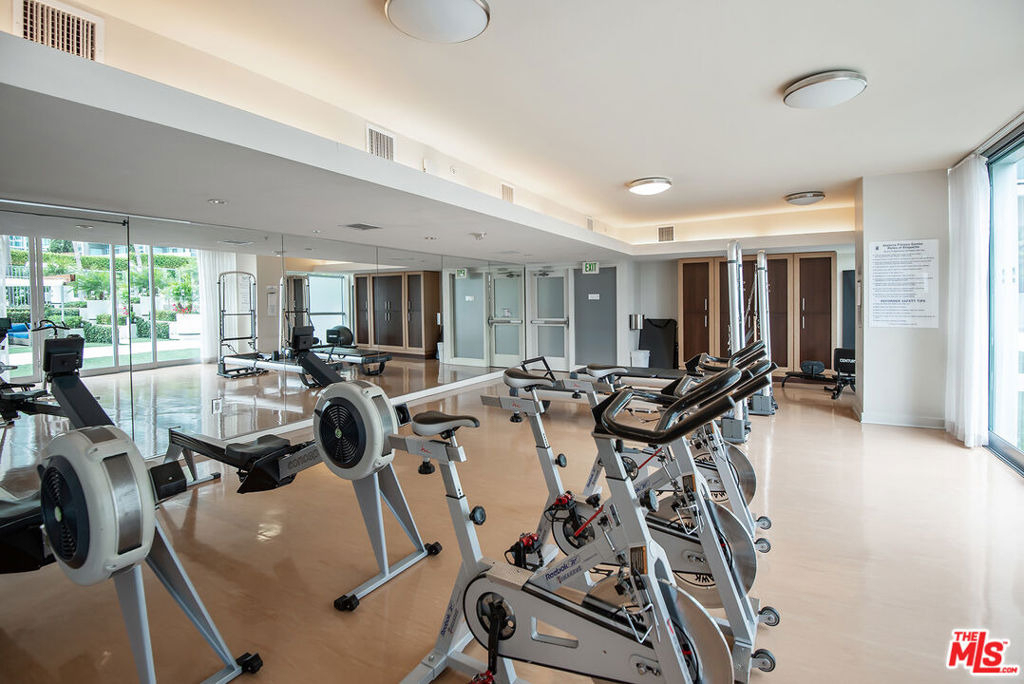 13700 Marina Pointe Drive - Photo 19