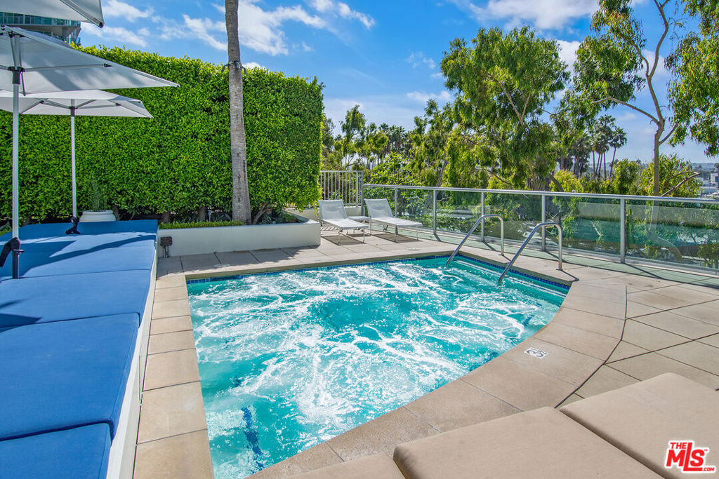 13700 Marina Pointe Drive - Photo 23