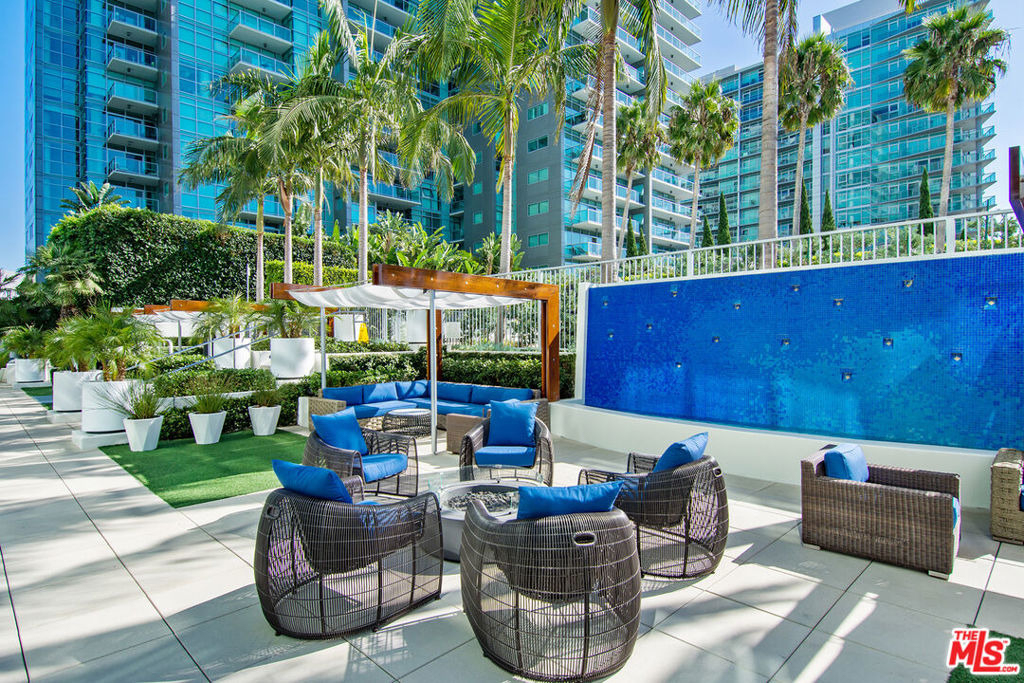 13700 Marina Pointe Drive - Photo 25