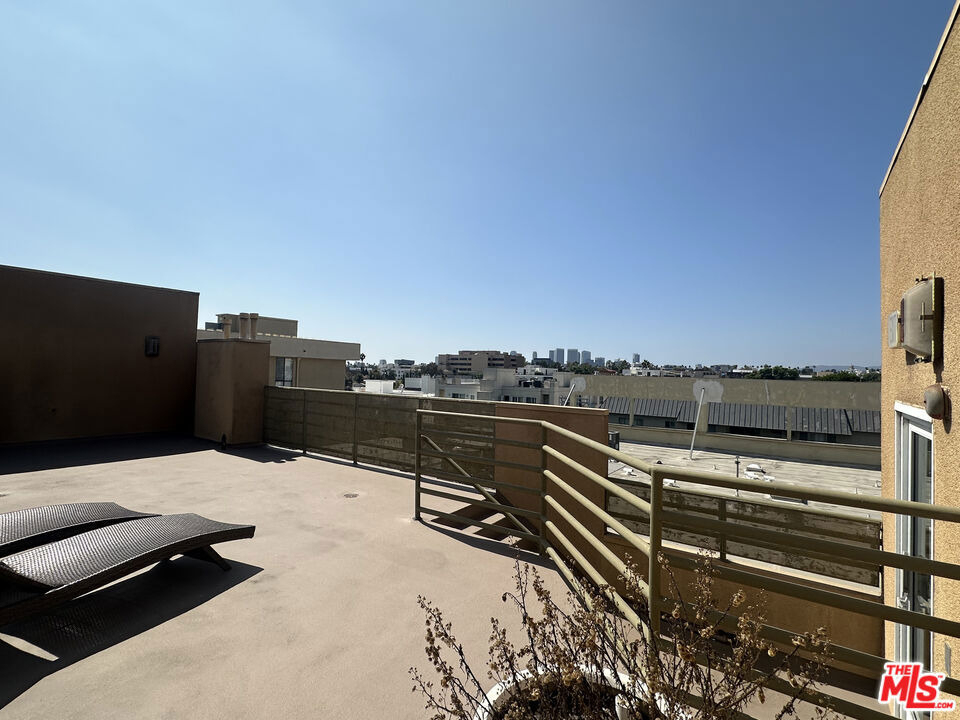 8614 Burton Way - Photo 7
