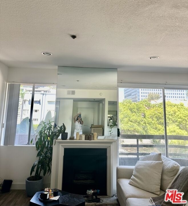 8614 Burton Way - Photo 23
