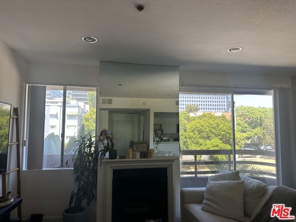 8614 Burton Way - Photo 26
