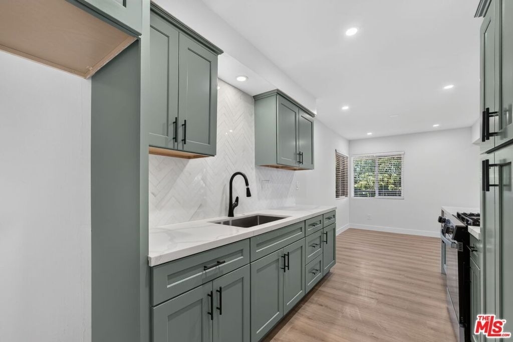 12287 Osborne Street - Photo 8