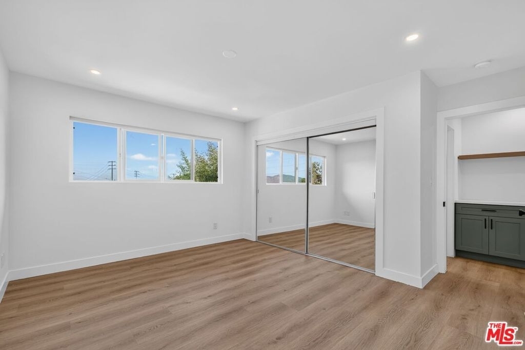 12287 Osborne Street - Photo 12