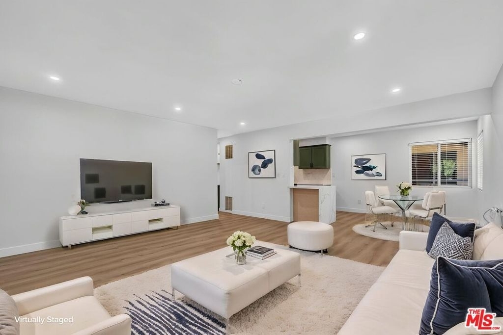 12287 Osborne Street - Photo 2