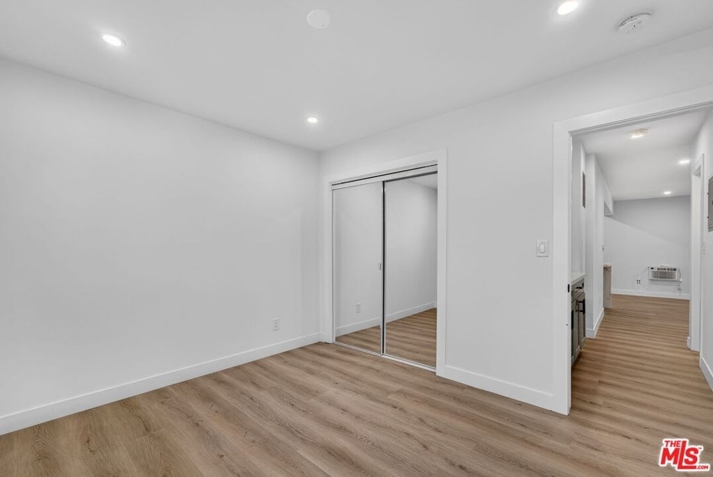 12287 Osborne Street - Photo 18