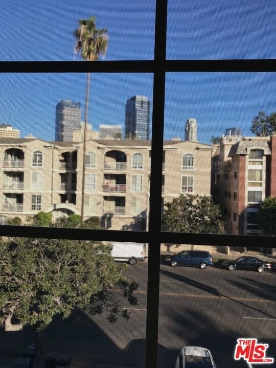 1843 S Beverly Glen Boulevard - Photo 4