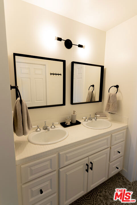 4749 Norwich Avenue - Photo 24