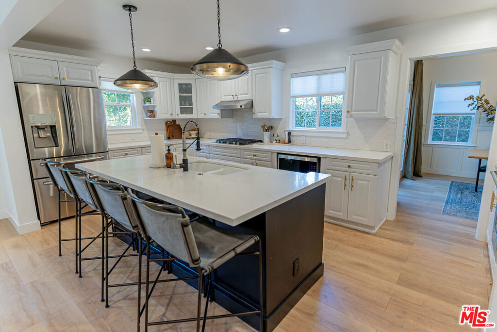 4749 Norwich Avenue - Photo 12