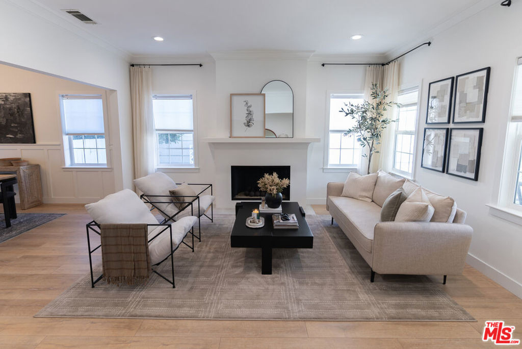 4749 Norwich Avenue - Photo 1