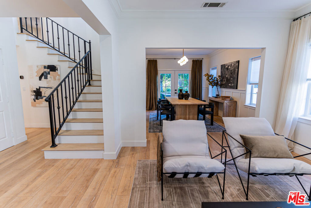 4749 Norwich Avenue - Photo 4