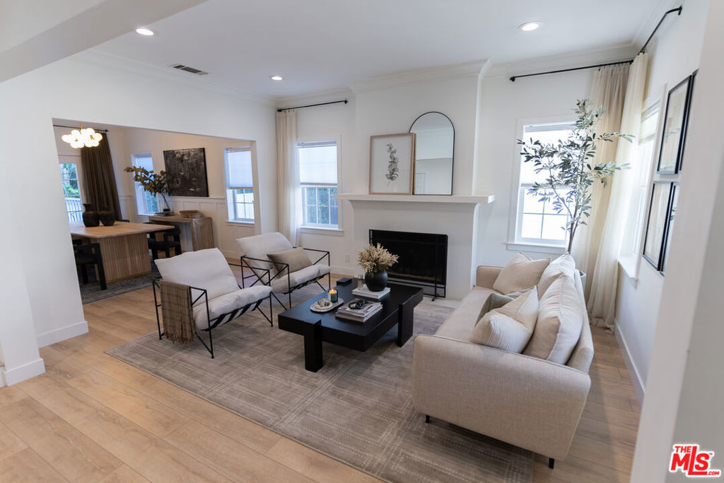 4749 Norwich Avenue - Photo 2