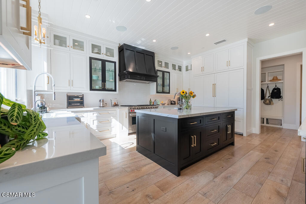 224 Lake Sherwood Drive - Photo 3