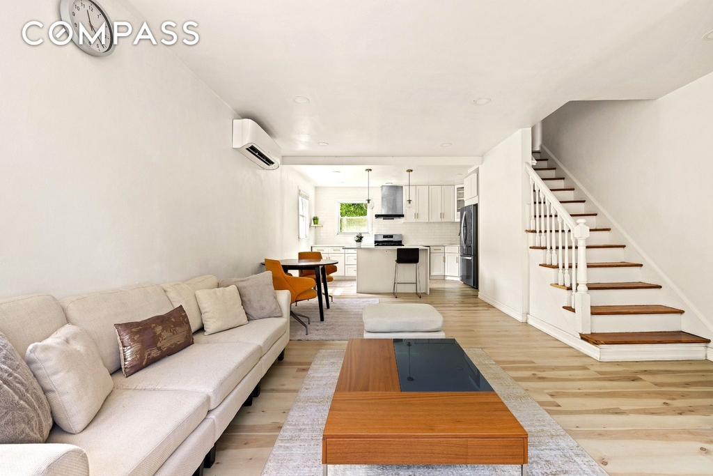12th Avenue - Photo 4