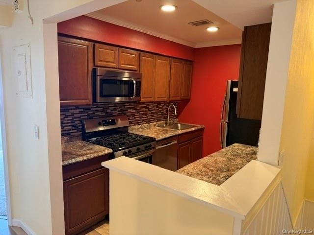 56 Pointe Cir S - Photo 1