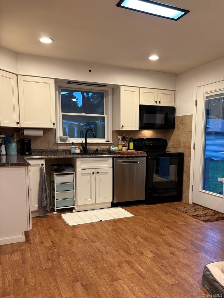 275 4th Avenue - Photo 2