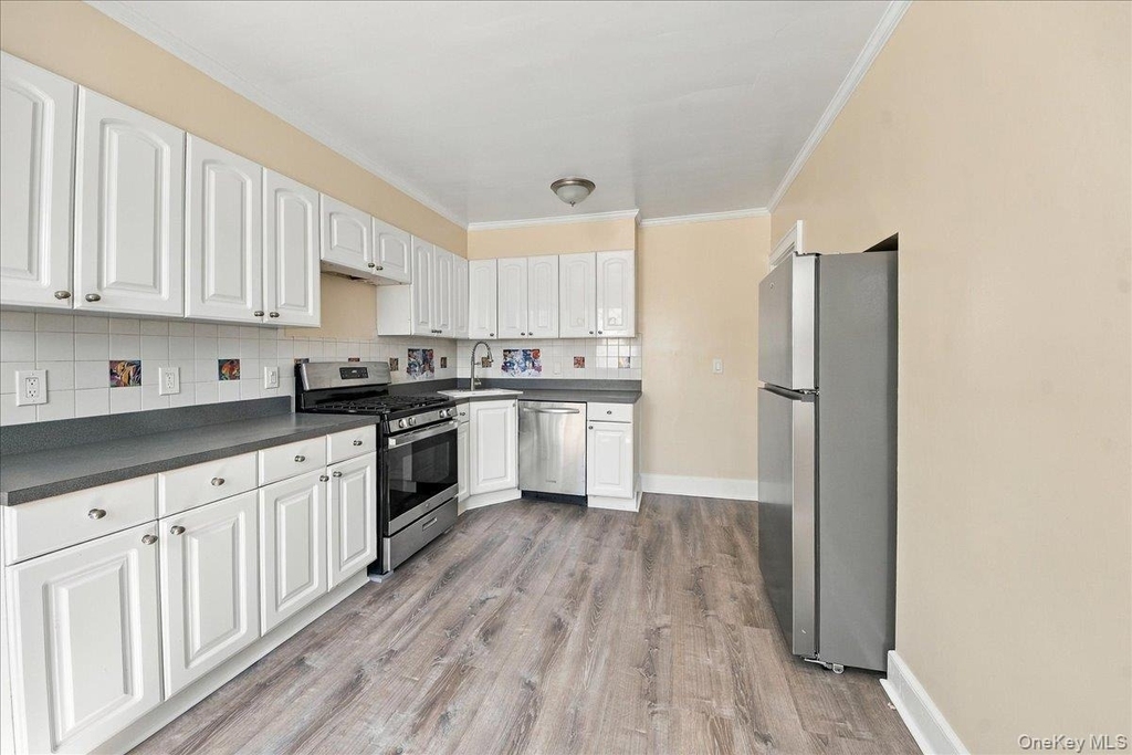 448 Fourth Avenue - Photo 3