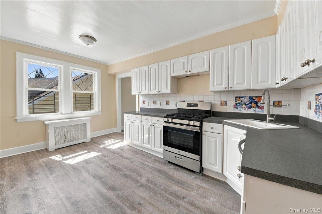 448 Fourth Avenue - Photo 4