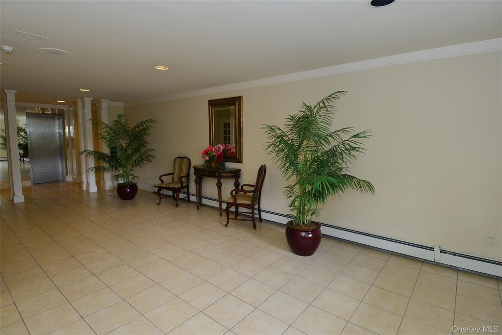 1 Consulate Drive - Photo 3