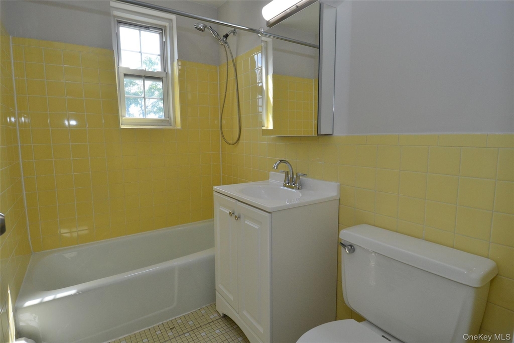 1 Consulate Drive - Photo 14