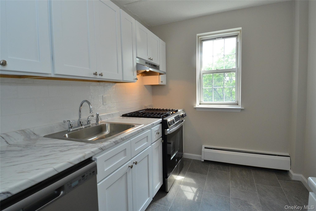1 Consulate Drive - Photo 10