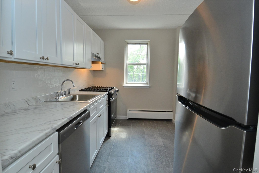 1 Consulate Drive - Photo 7