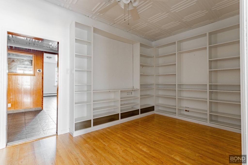 662 Metropolitan Avenue - Photo 4